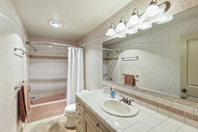 903 Pinecrest Terrace, Ashland, OR 97520