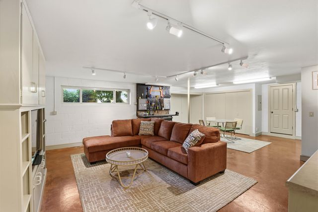 903 Pinecrest Terrace, Ashland, OR 97520