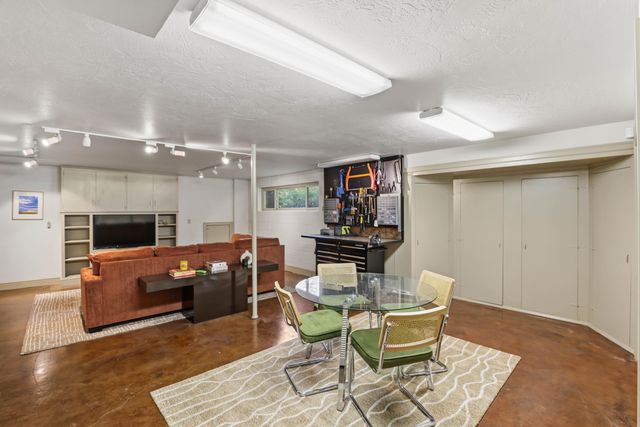 903 Pinecrest Terrace, Ashland, OR 97520