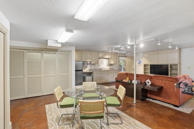 903 Pinecrest Terrace, Ashland, OR 97520