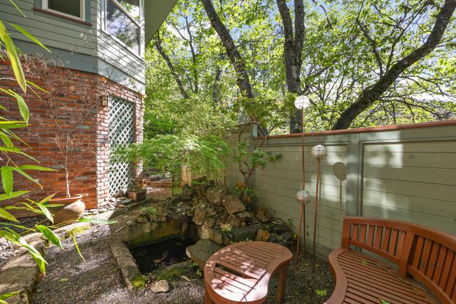 903 Pinecrest Terrace, Ashland, OR 97520