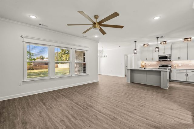 1304 E Maryland Avenue, Sherwood, AR 72120