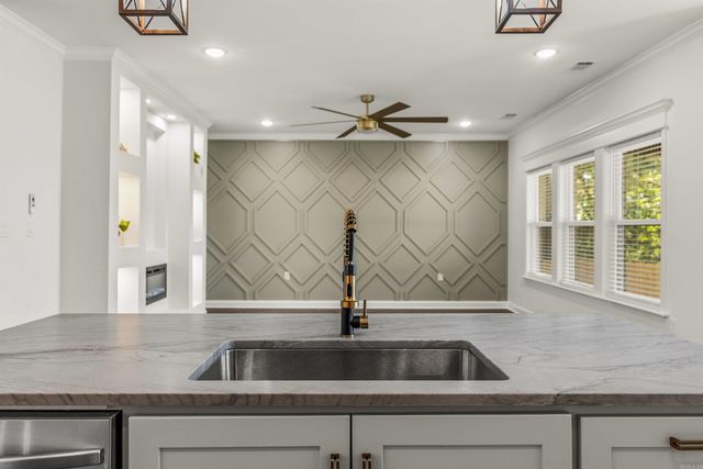 1304 E Maryland Avenue, Sherwood, AR 72120