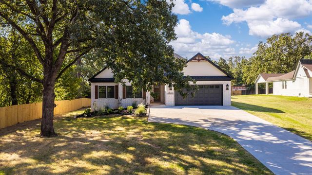 1304 E Maryland Avenue, Sherwood, AR 72120