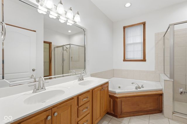 7215 Lockford Walk N, Avon, IN 46123