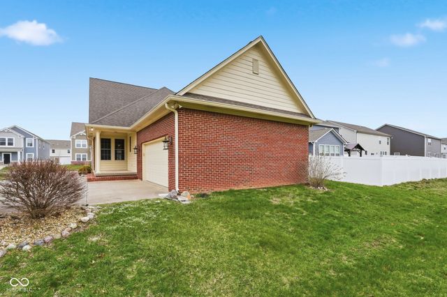 7215 Lockford Walk N, Avon, IN 46123