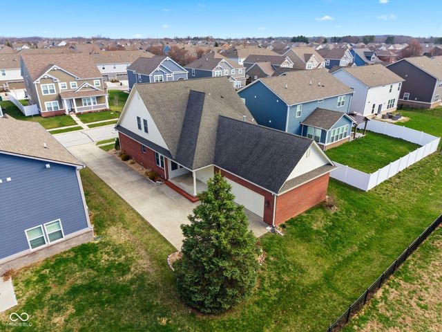 7215 Lockford Walk N, Avon, IN 46123