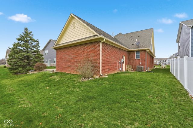 7215 Lockford Walk N, Avon, IN 46123