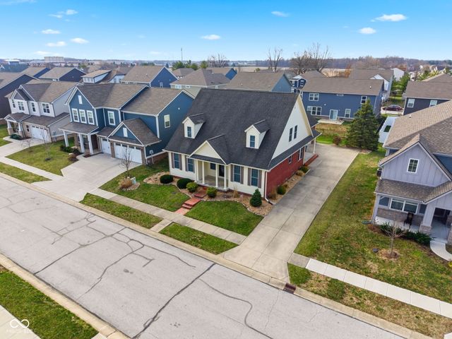 7215 Lockford Walk N, Avon, IN 46123