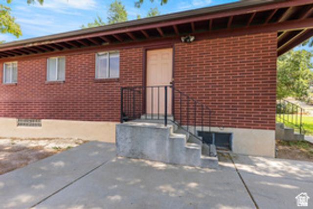 1146 E HARROP, Ogden, UT 84403