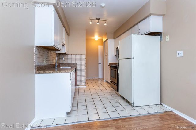 1891 Vine Way Drive 33, Canton Charter Township, MI 48188