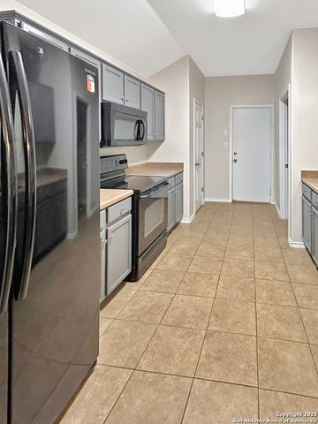 2817 BERRY TRCE, Schertz, TX 78154