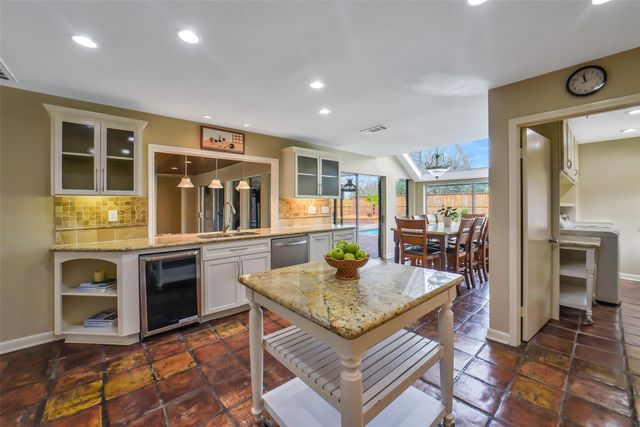 11422 Riverview Drive, Houston, TX 77077