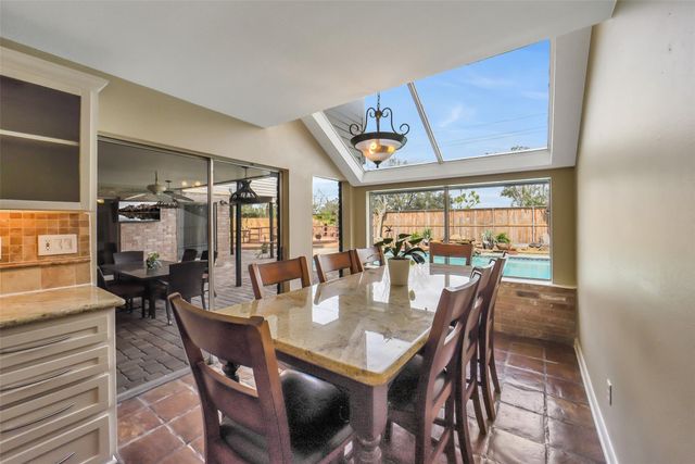 11422 Riverview Drive, Houston, TX 77077