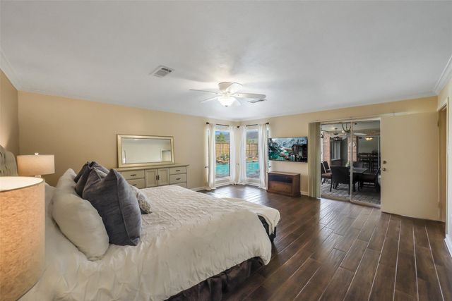 11422 Riverview Drive, Houston, TX 77077