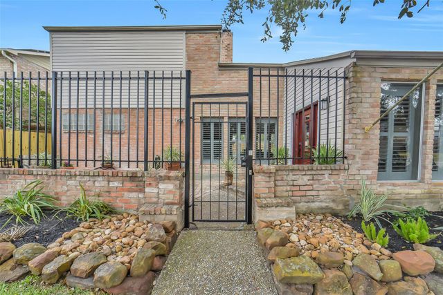 11422 Riverview Drive, Houston, TX 77077