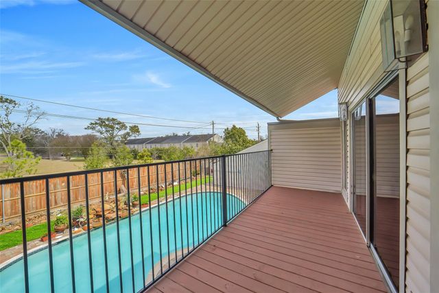 11422 Riverview Drive, Houston, TX 77077