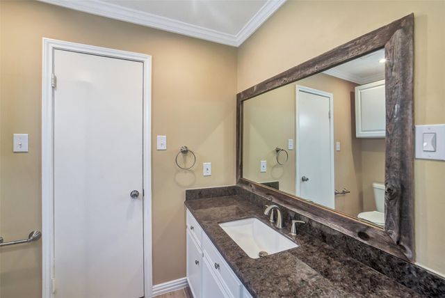 11422 Riverview Drive, Houston, TX 77077