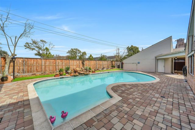 11422 Riverview Drive, Houston, TX 77077