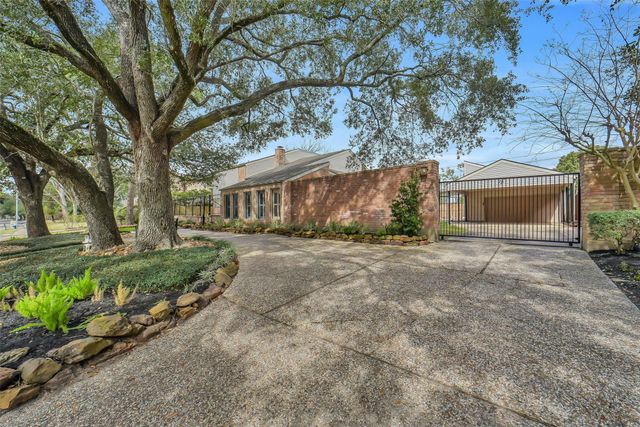 11422 Riverview Drive, Houston, TX 77077