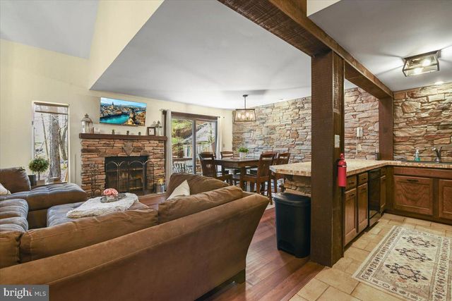 35 FALCON RUN, Lake Harmony, PA 18624