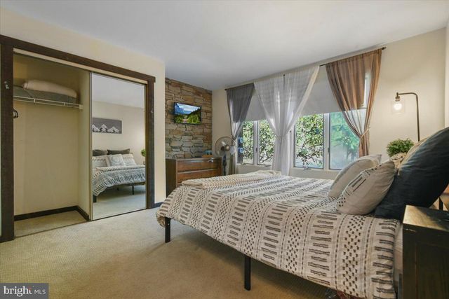 35 FALCON RUN, Lake Harmony, PA 18624