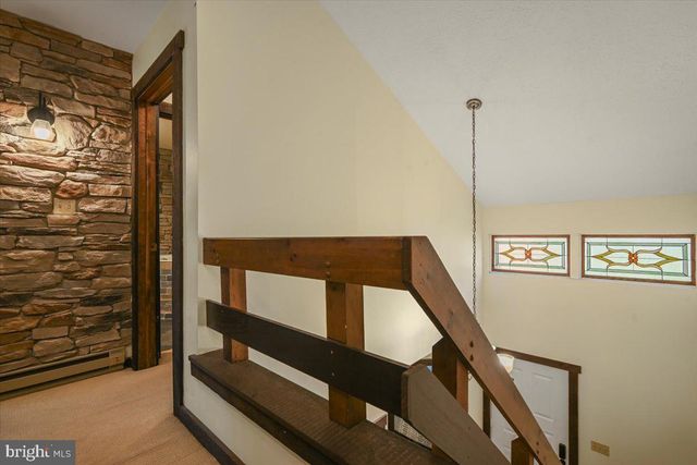 35 FALCON RUN, Lake Harmony, PA 18624