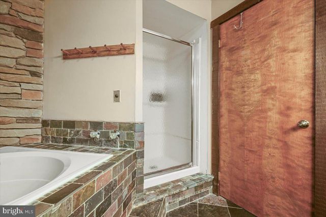 35 FALCON RUN, Lake Harmony, PA 18624