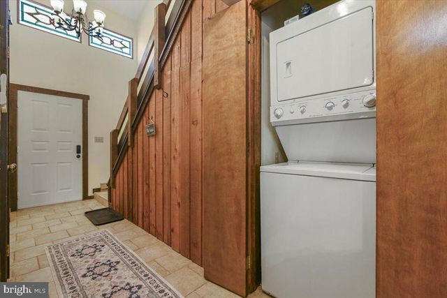 35 FALCON RUN, Lake Harmony, PA 18624