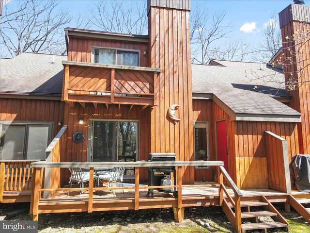 35 FALCON RUN, Lake Harmony, PA 18624