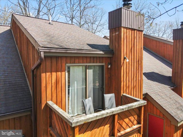 35 FALCON RUN, Lake Harmony, PA 18624