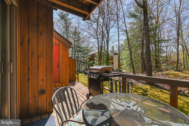 35 FALCON RUN, Lake Harmony, PA 18624