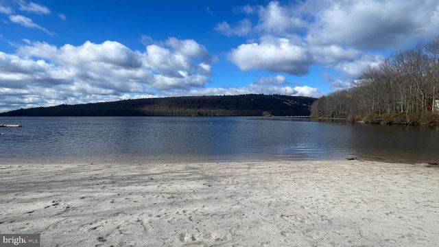 35 FALCON RUN, Lake Harmony, PA 18624