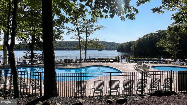 35 FALCON RUN, Lake Harmony, PA 18624
