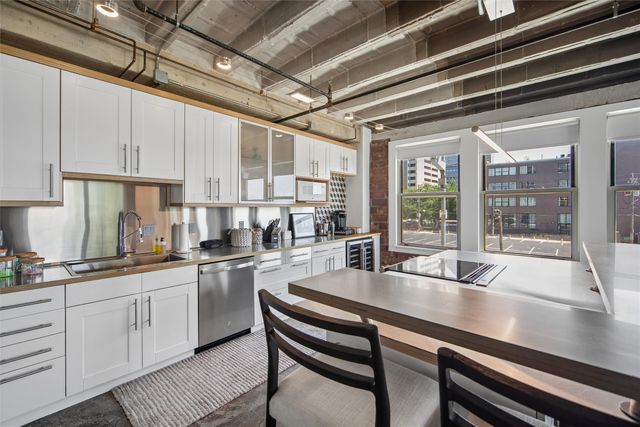 112 11th Street 202, Des Moines, IA 50309