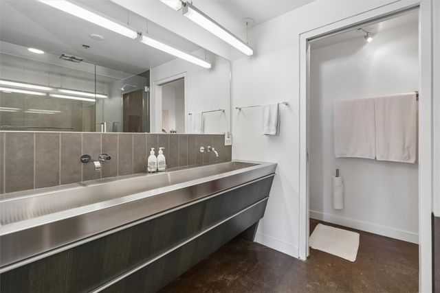 112 11th Street 202, Des Moines, IA 50309