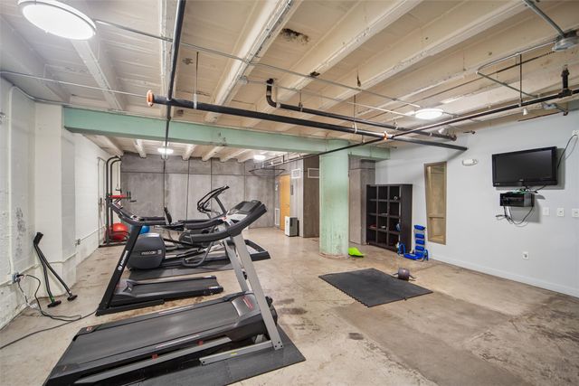 112 11th Street 202, Des Moines, IA 50309