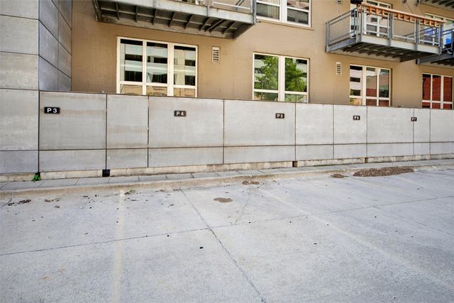 112 11th Street 202, Des Moines, IA 50309