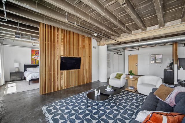 112 11th Street 202, Des Moines, IA 50309