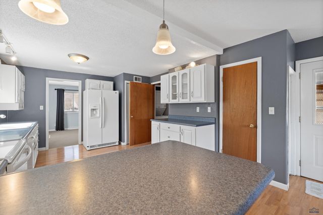 1136 NORTHEAST DR, Rapid City, SD 57701