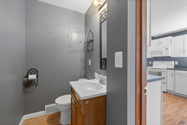 1136 NORTHEAST DR, Rapid City, SD 57701