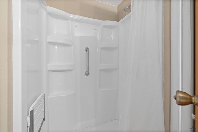 1136 NORTHEAST DR, Rapid City, SD 57701