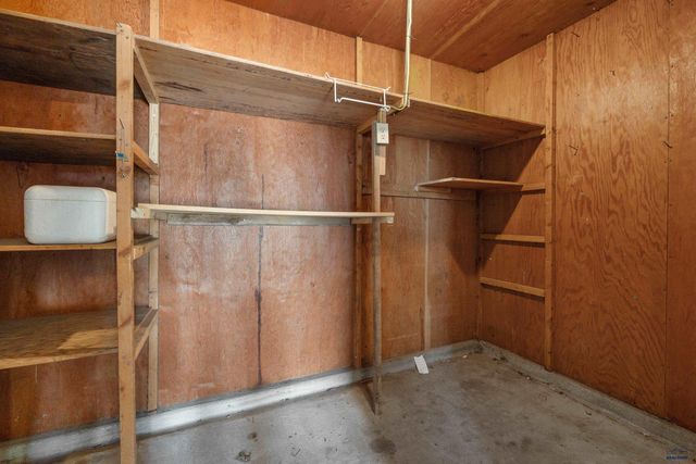 1136 NORTHEAST DR, Rapid City, SD 57701