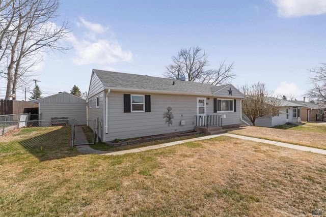 1136 NORTHEAST DR, Rapid City, SD 57701