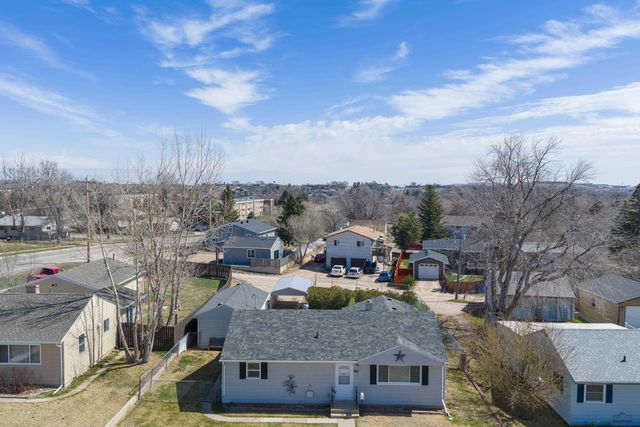 1136 NORTHEAST DR, Rapid City, SD 57701