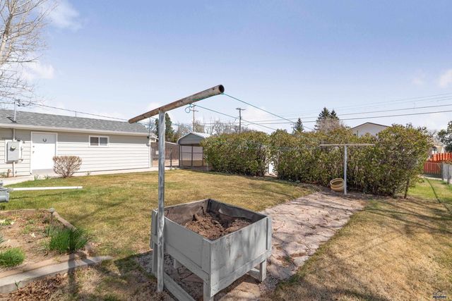 1136 NORTHEAST DR, Rapid City, SD 57701