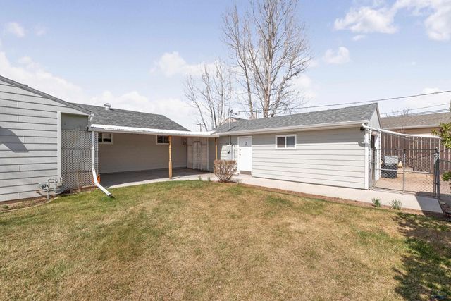 1136 NORTHEAST DR, Rapid City, SD 57701