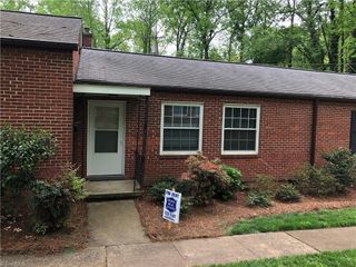 2636 Greenbrier Road E, Winston-salem, NC 27104