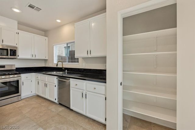 824 Percy Arms Street, Las Vegas, NV 89138