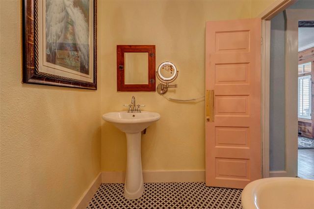 146 2nd Street, Sugar Land, TX 77498